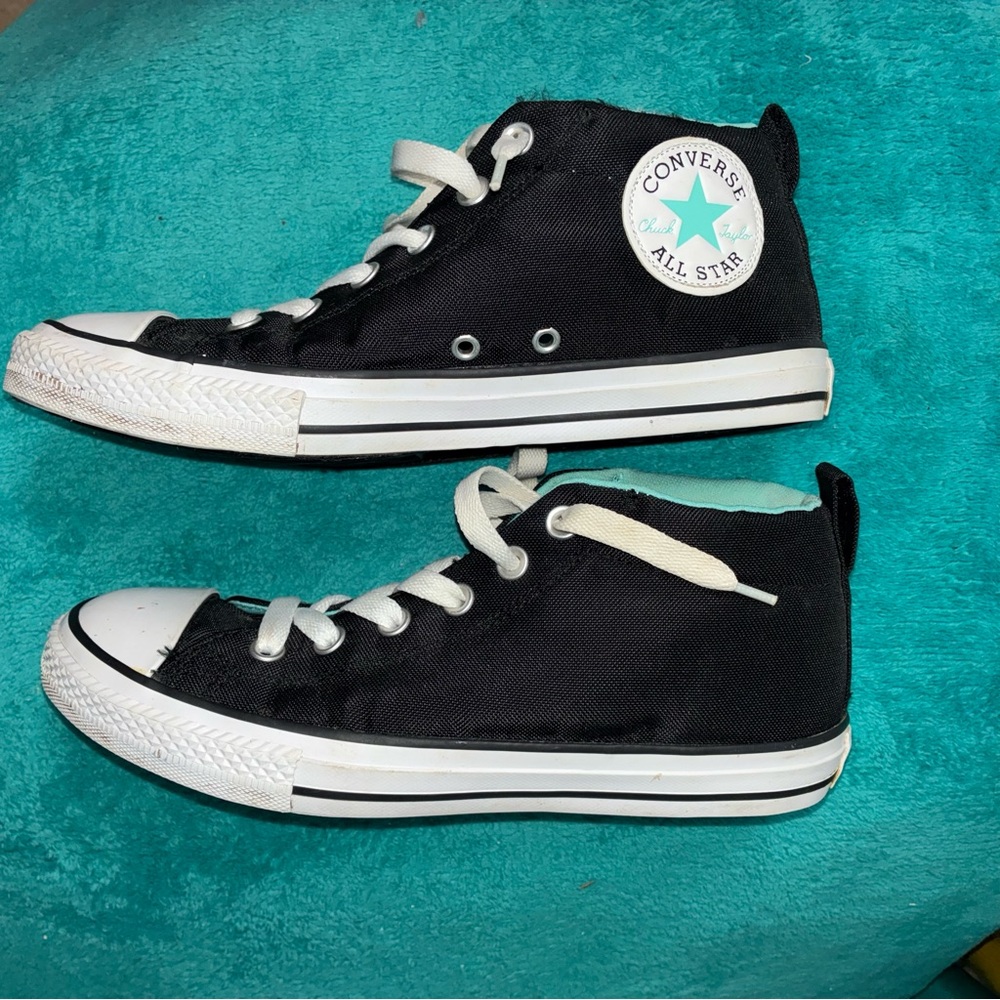 Converse Size:6 Junior Black, White and Turquoise Accent Sneakers - Picture 3 of 11